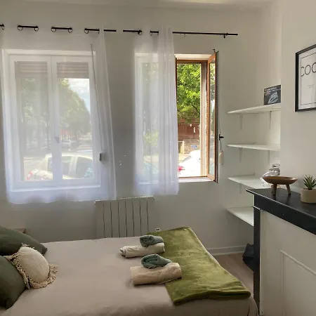 Acacia Terrasse*proche Centre-ville Et Chu Apartmán Amiens